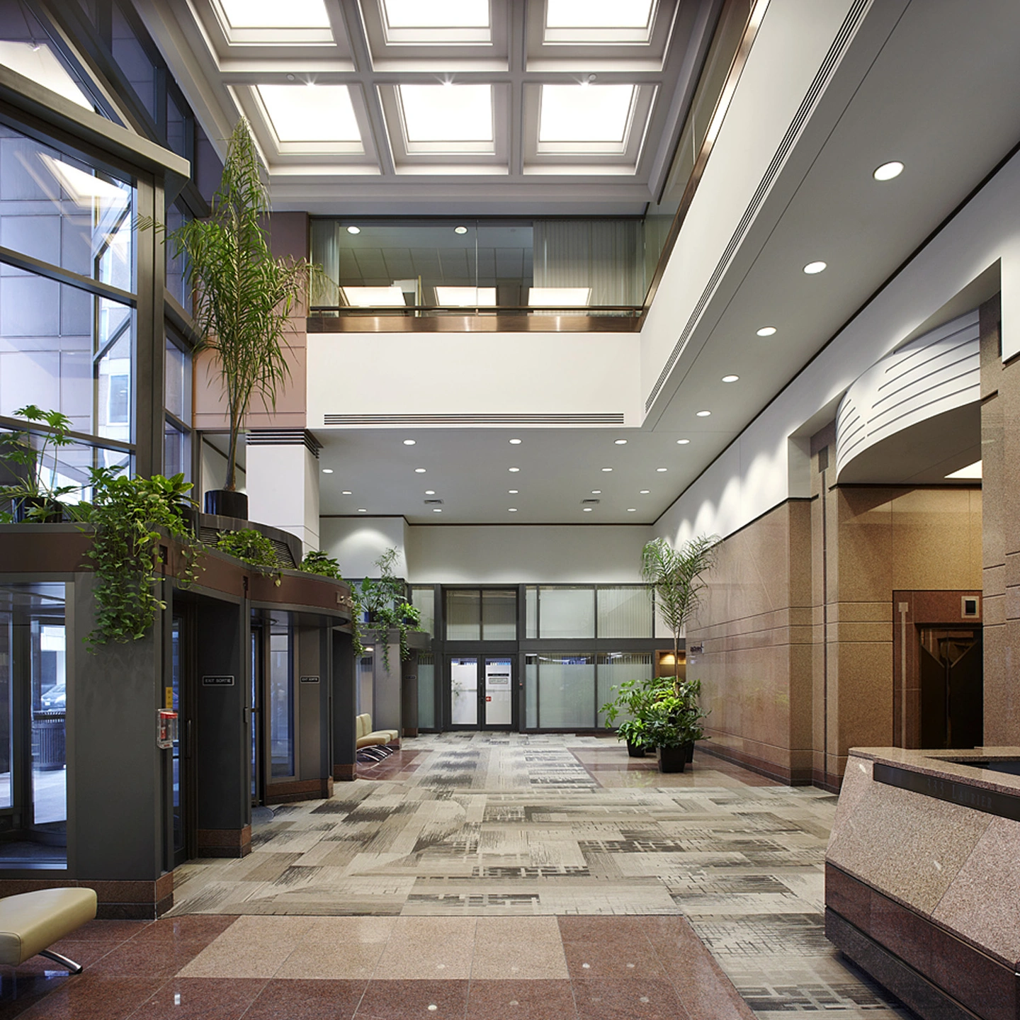 333 Laurier Avenue - Retail | 333 Laurier Avenue West