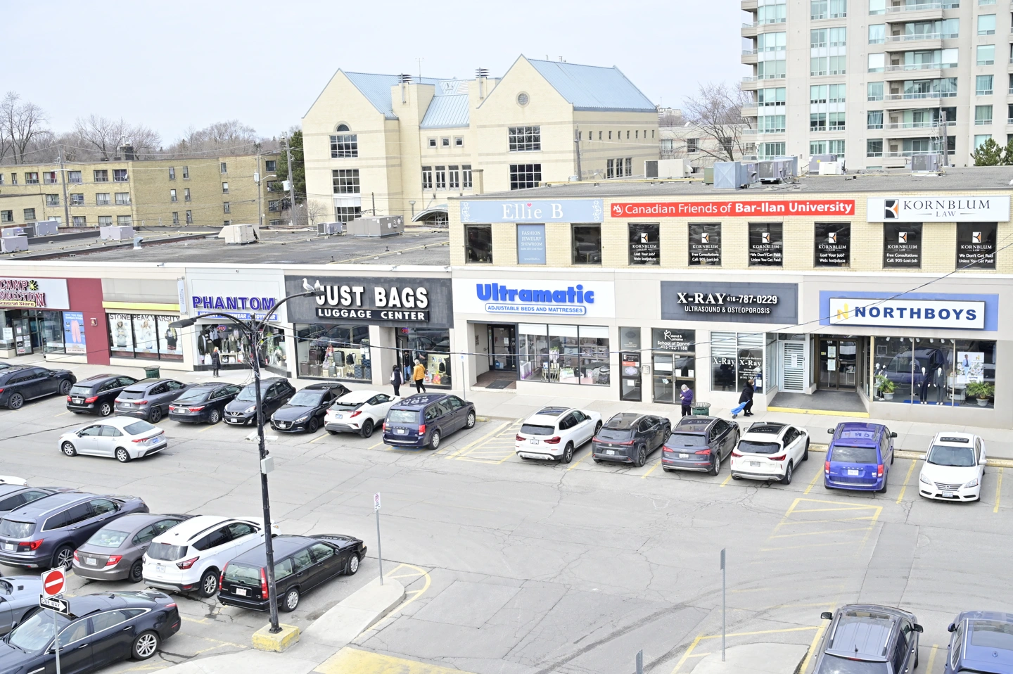 Shoe company lawrence store plaza