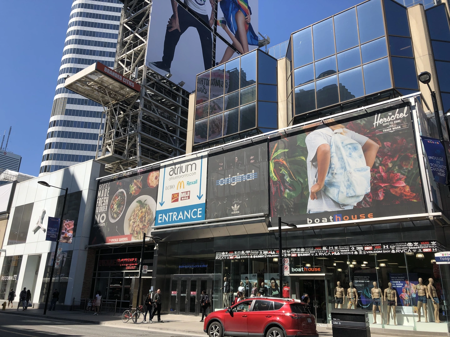 Dentist Near Eaton Centre At Yonge And Dundas